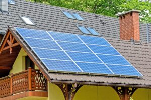 panneaux-solaires-toit-isolation